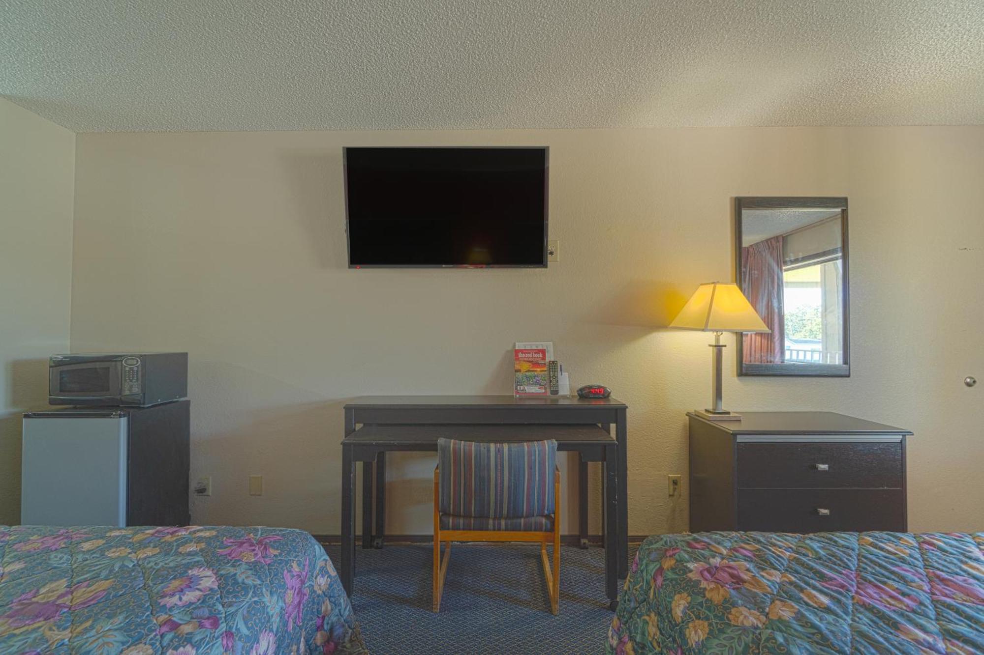 Regency Inn&Suites Bay City Exterior foto