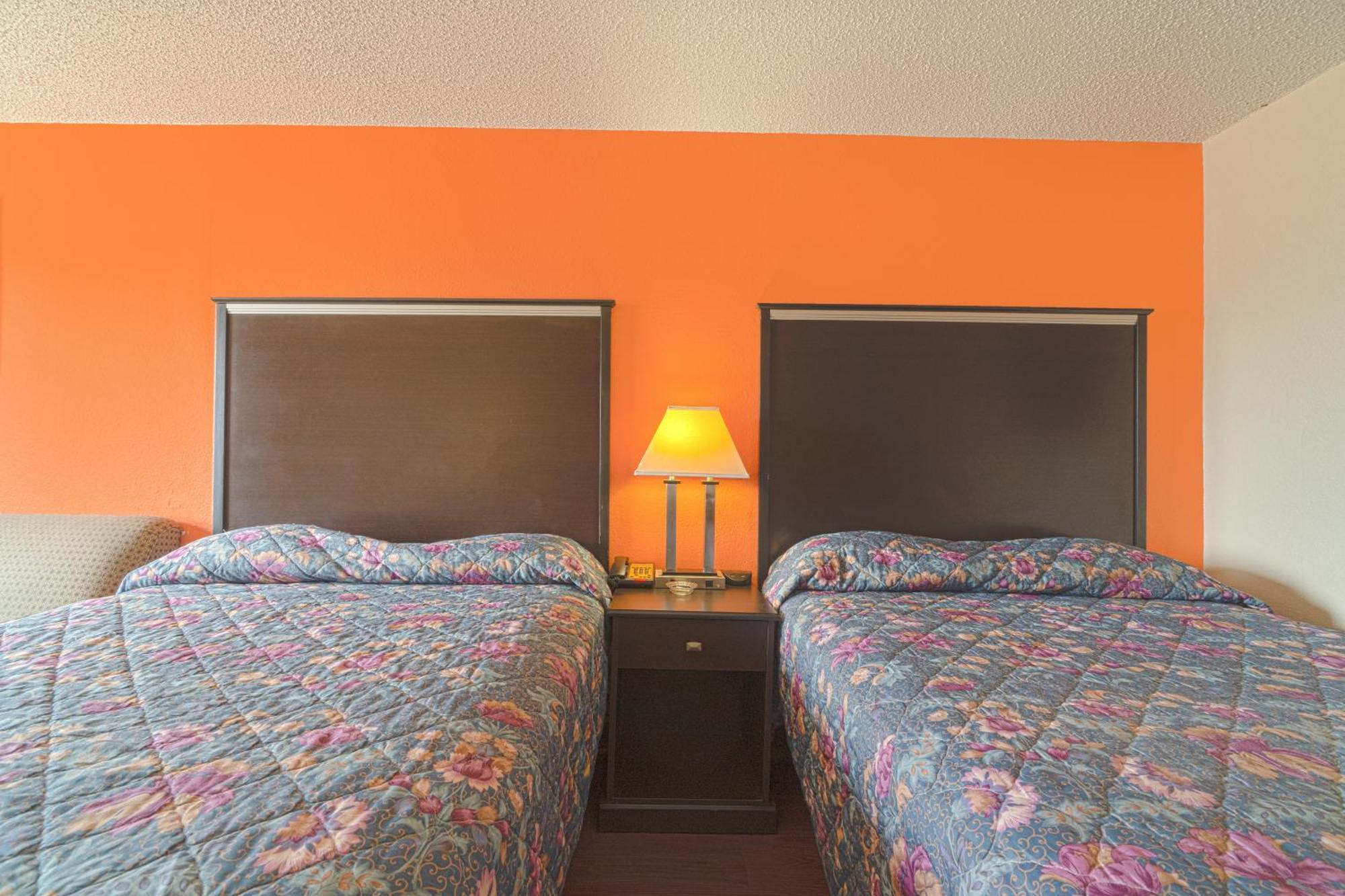 Regency Inn&Suites Bay City Exterior foto