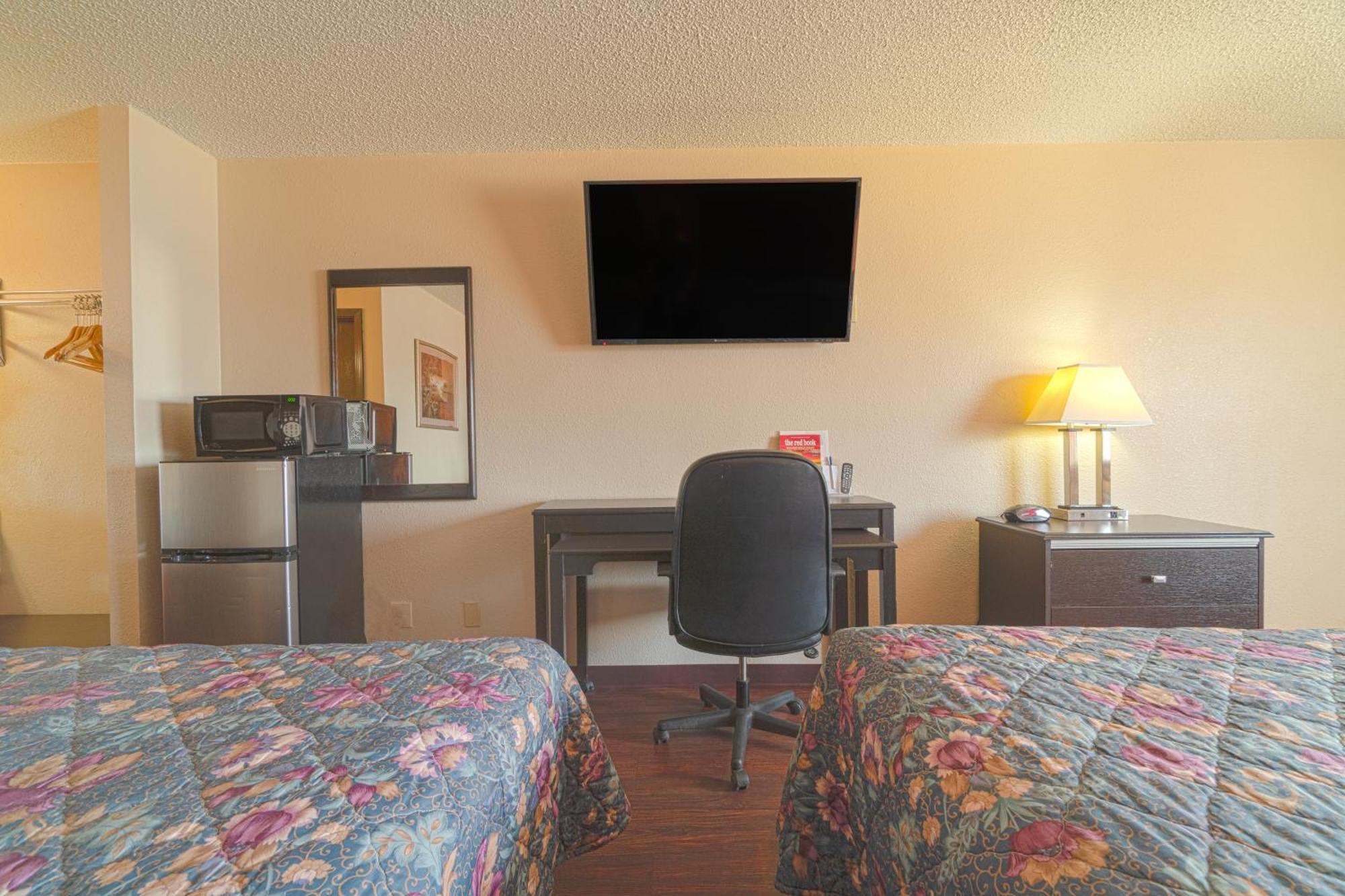 Regency Inn&Suites Bay City Exterior foto