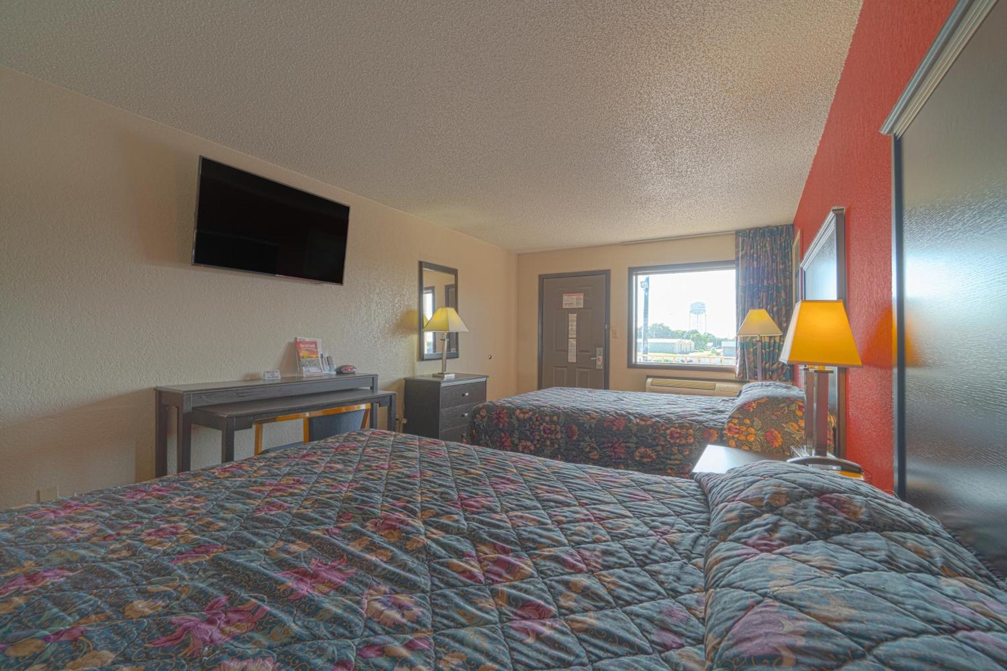 Regency Inn&Suites Bay City Exterior foto