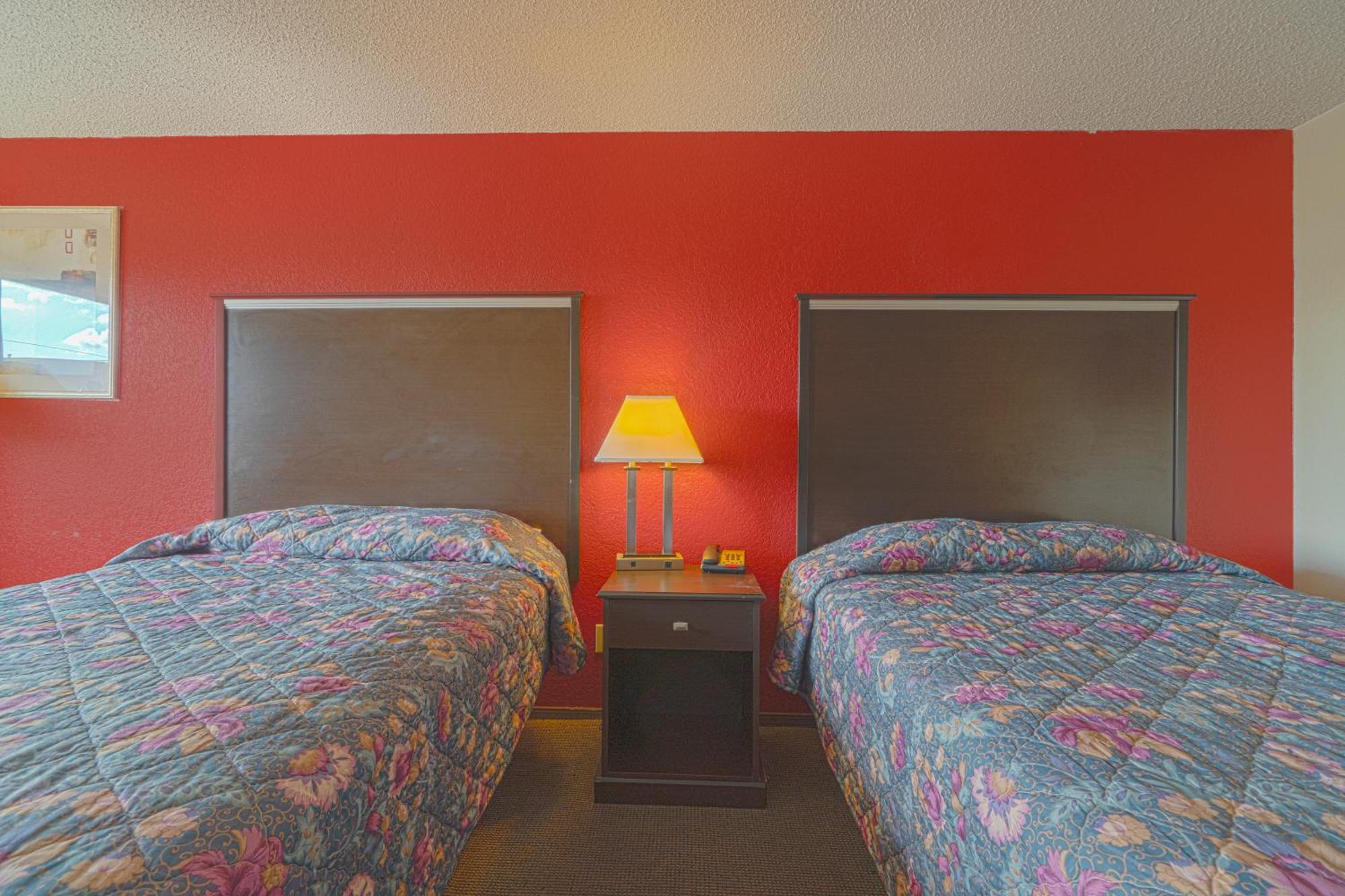 Regency Inn&Suites Bay City Exterior foto