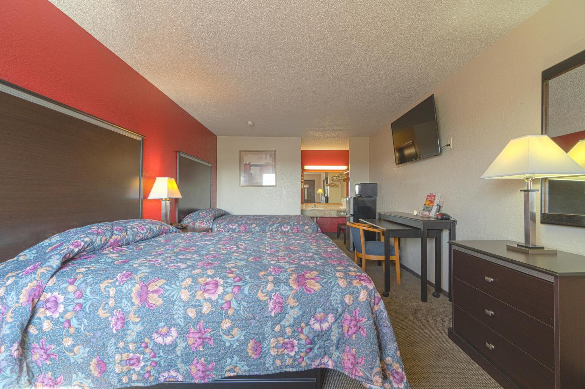 Regency Inn&Suites Bay City Exterior foto