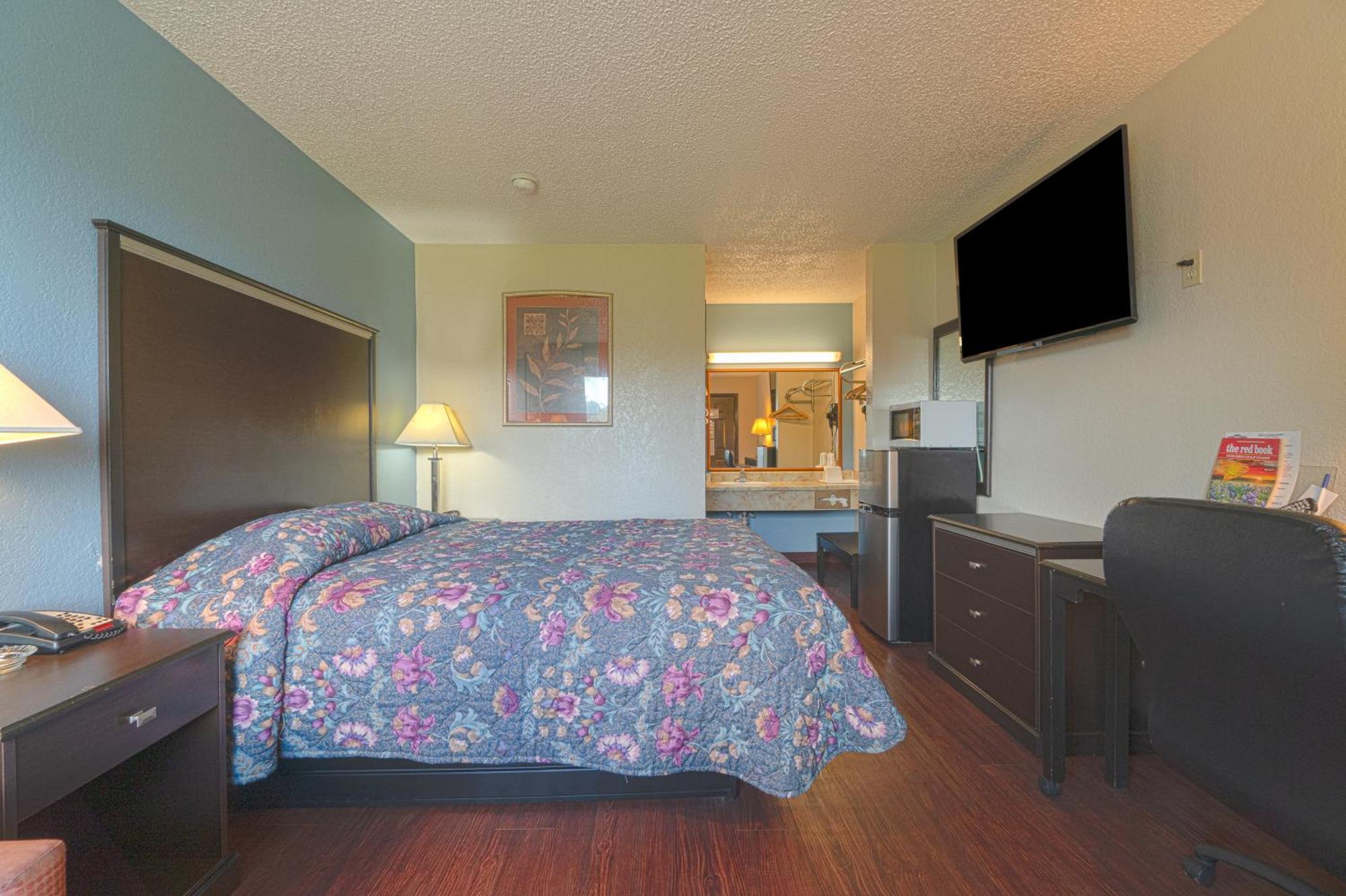 Regency Inn&Suites Bay City Exterior foto