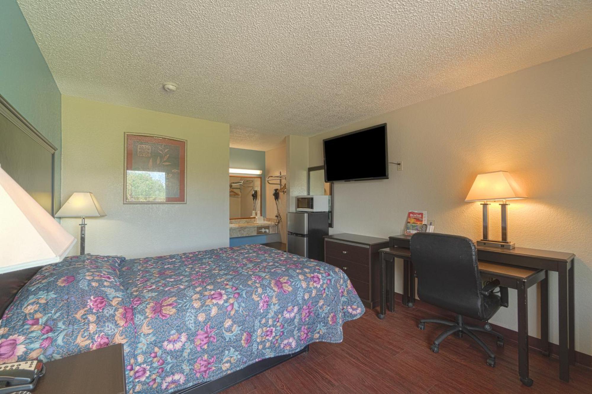 Regency Inn&Suites Bay City Exterior foto